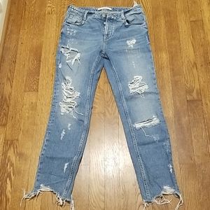 Zara destroyed boyfriend jean